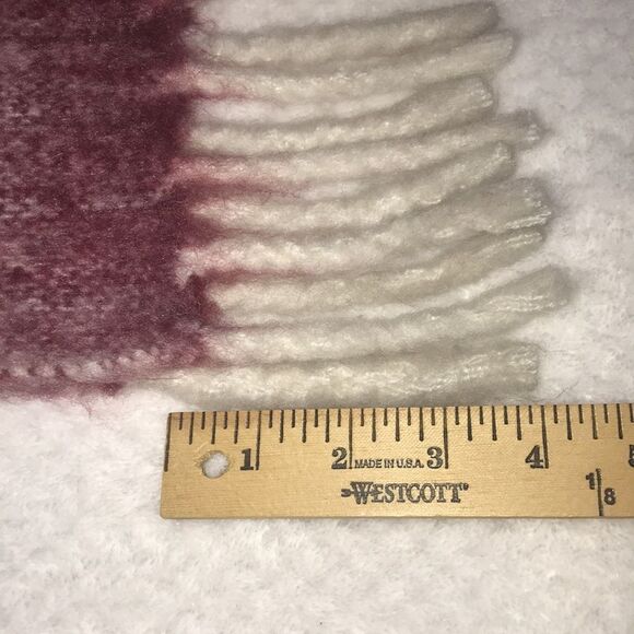 Beautiful Shades of Pink Chunky Fleece Scarf with Thick Fringe 74” x 16” NWOT - Picture 8 of 8